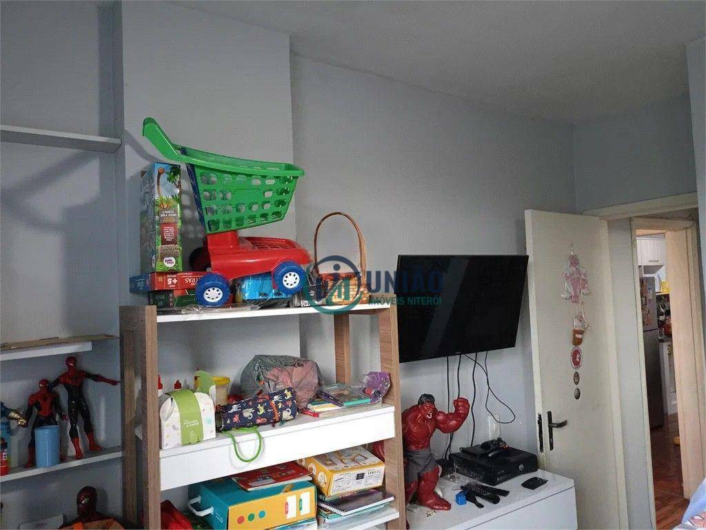 Apartamento à venda com 2 quartos, 72m² - Foto 4