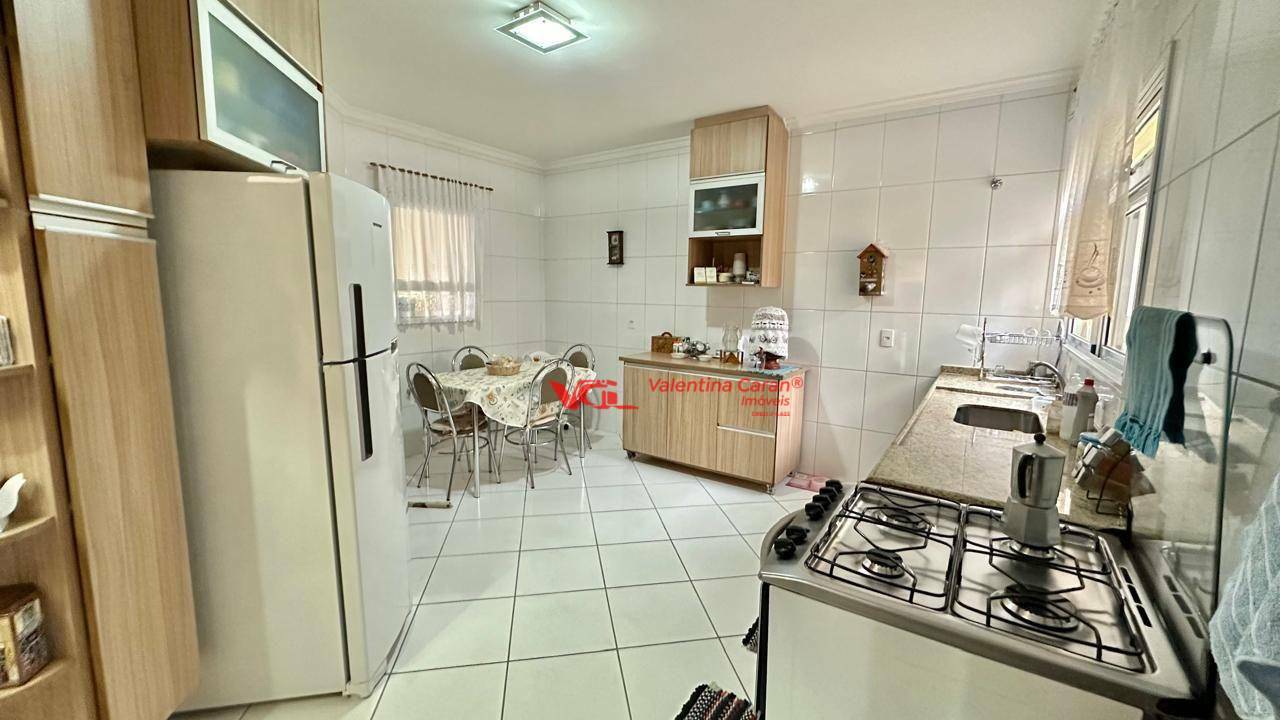 Casa à venda com 3 quartos, 173m² - Foto 4