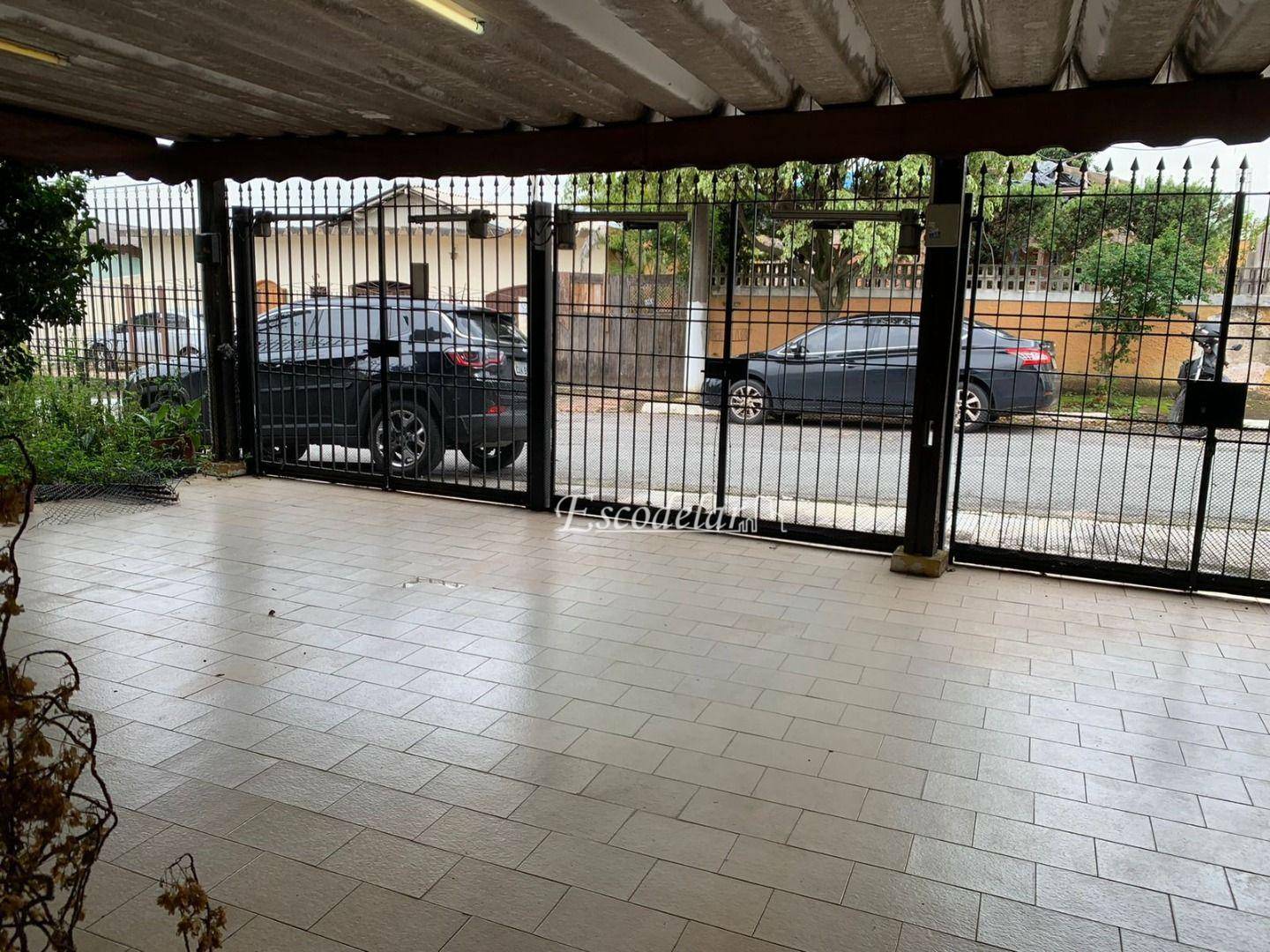 Casa à venda com 3 quartos, 250m² - Foto 1