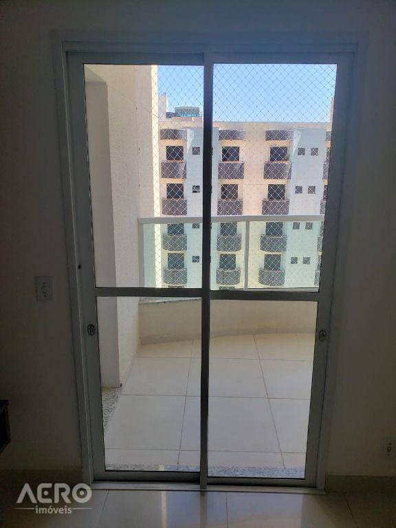 Apartamento para alugar com 2 quartos, 70m² - Foto 12