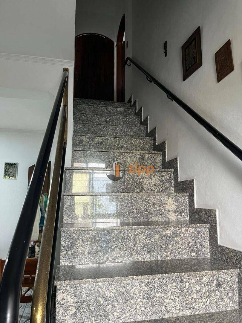 Sobrado à venda e aluguel com 3 quartos, 150m² - Foto 3