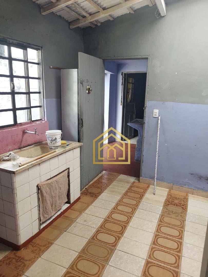 Casa à venda com 2 quartos, 89m² - Foto 2