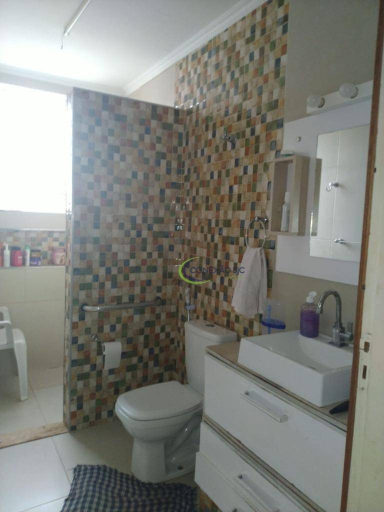 Casa à venda com 2 quartos, 100m² - Foto 17