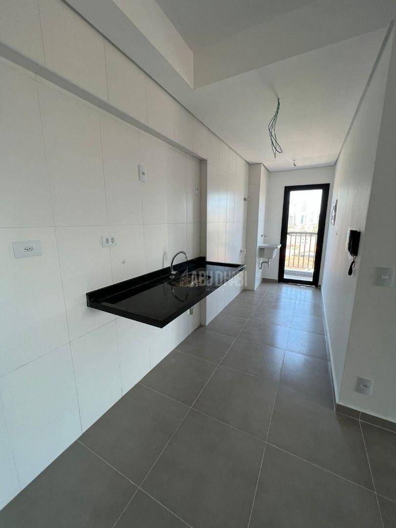 Apartamento à venda com 2 quartos, 70m² - Foto 4