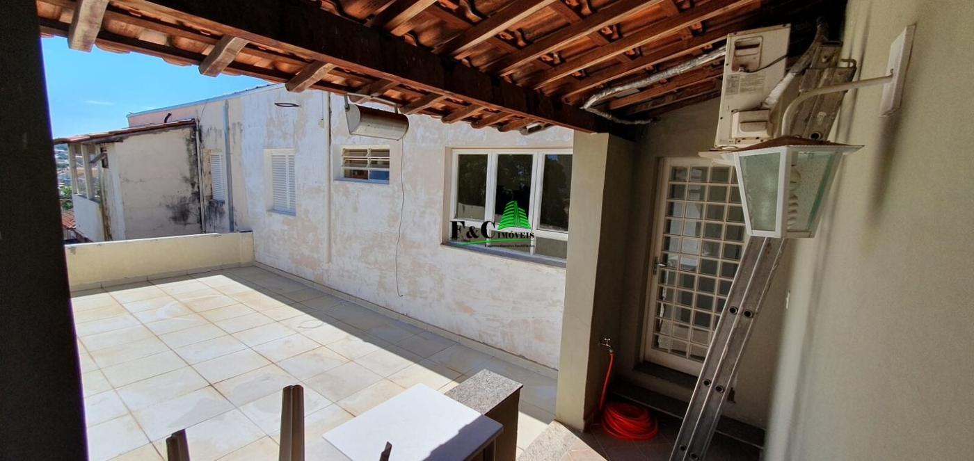 Casa para alugar com 3 quartos, 300m² - Foto 3