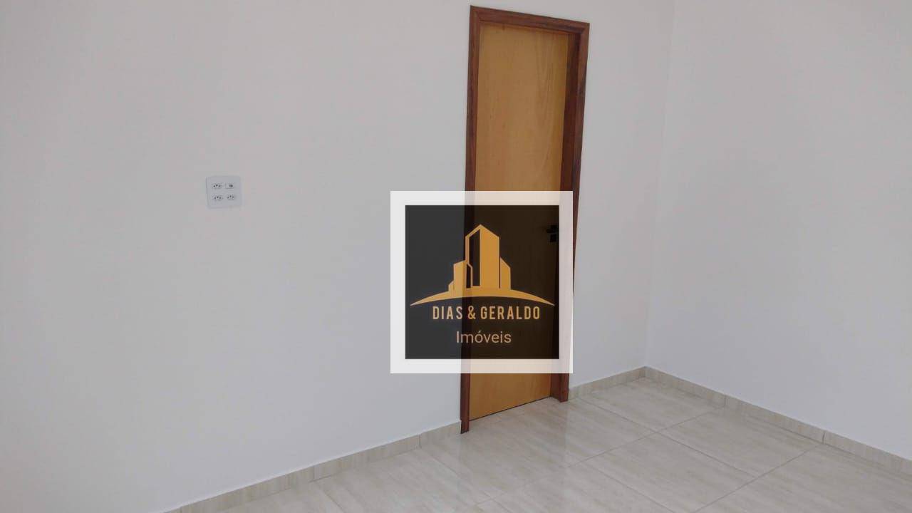 Casa à venda com 3 quartos, 88m² - Foto 17