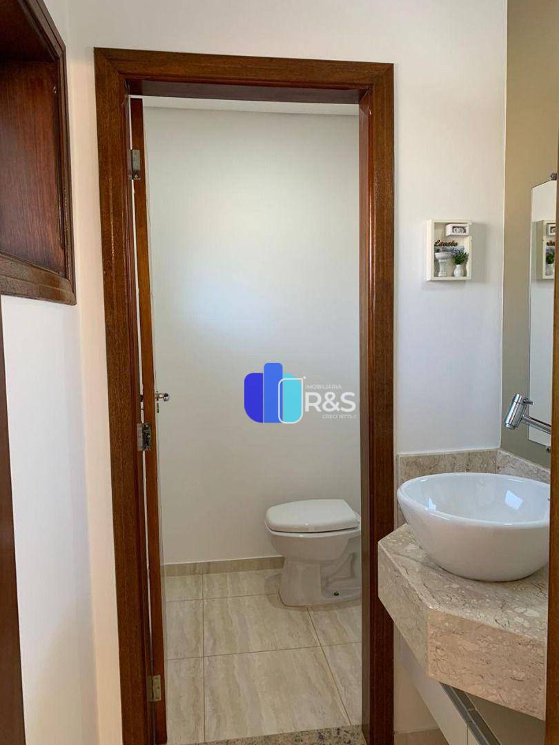 Casa de Condomínio para alugar com 3 quartos, 256m² - Foto 9