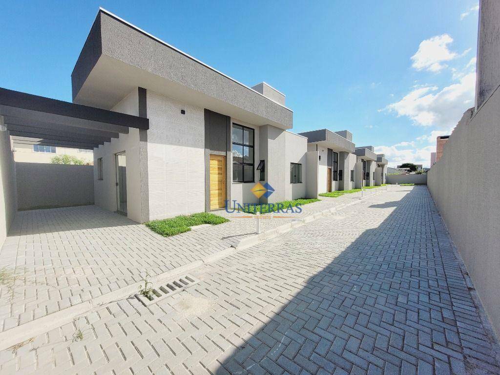 Casa à venda com 3 quartos, 60m² - Foto 2