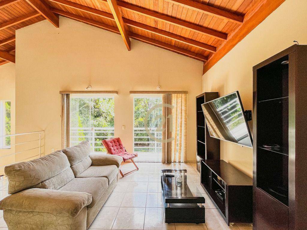 Casa de Condomínio à venda com 4 quartos, 215m² - Foto 1