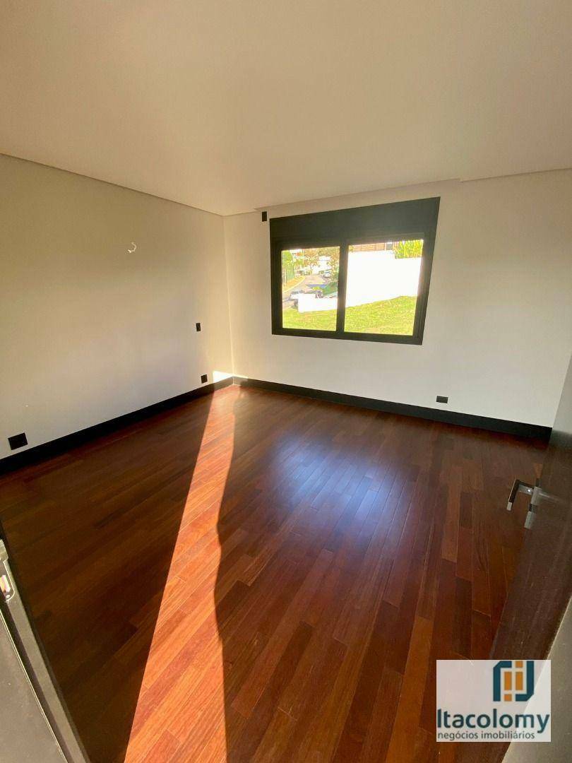 Casa de Condomínio à venda com 4 quartos, 566m² - Foto 25