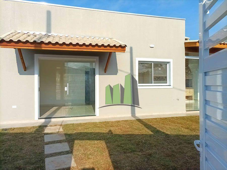 Casa à venda com 3 quartos, 100m² - Foto 4