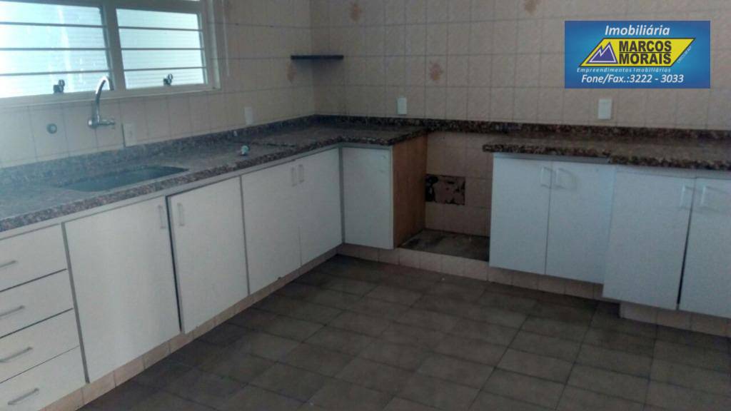 Casa à venda com 3 quartos, 200m² - Foto 14