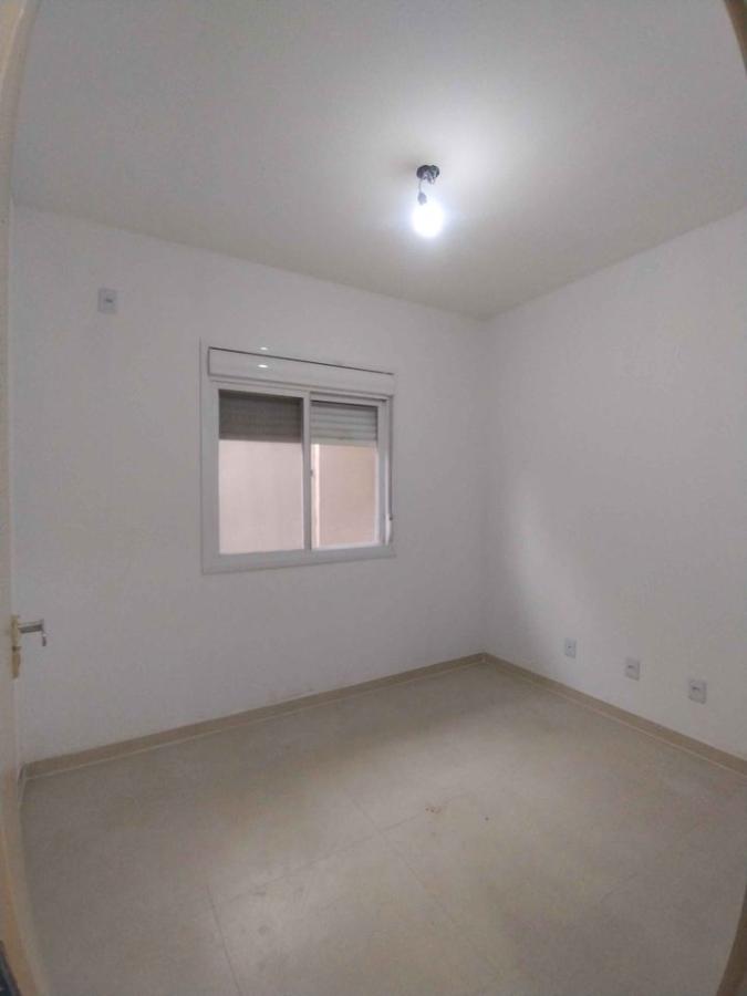 Casa à venda com 2 quartos, 48m² - Foto 4