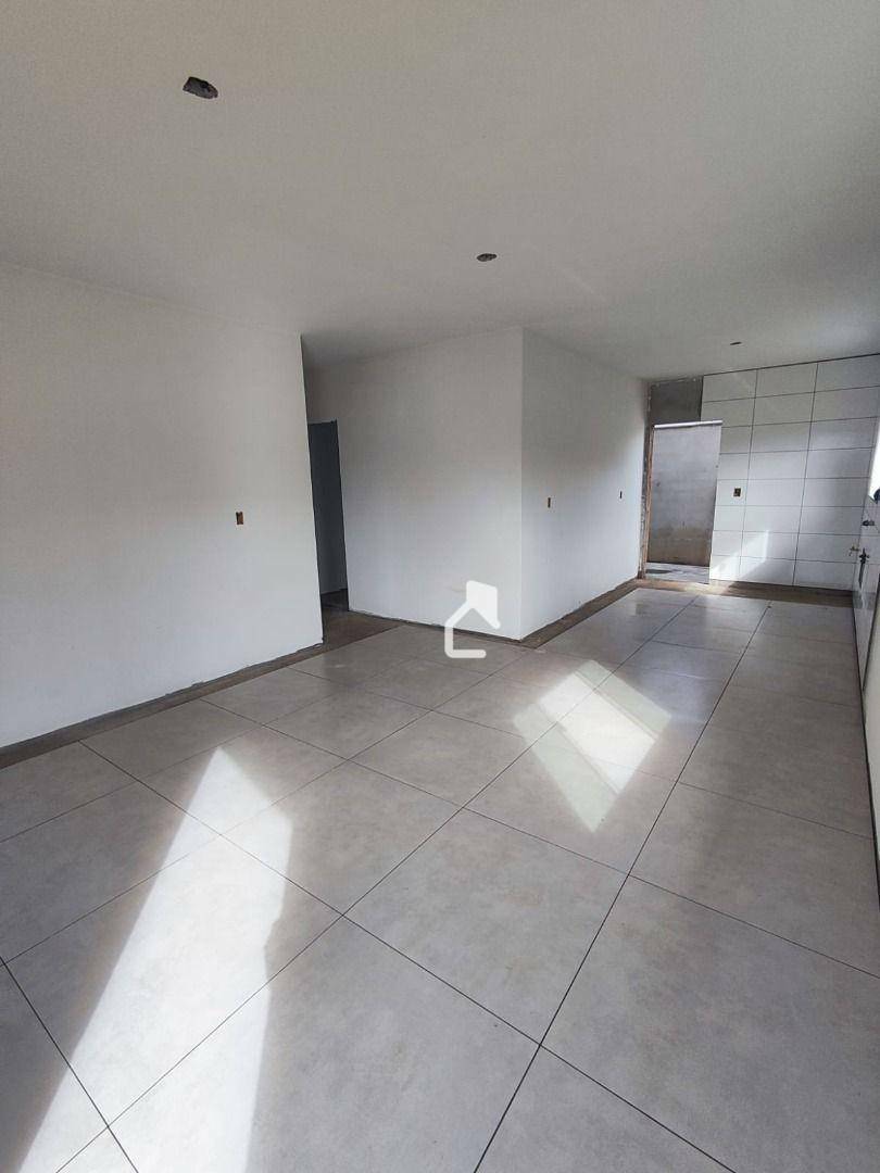 Casa à venda com 2 quartos, 150m² - Foto 25