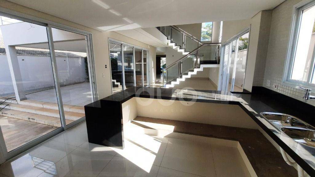 Casa de Condomínio à venda com 3 quartos, 287m² - Foto 1