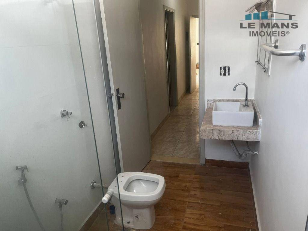 Casa para alugar com 3 quartos, 191m² - Foto 13