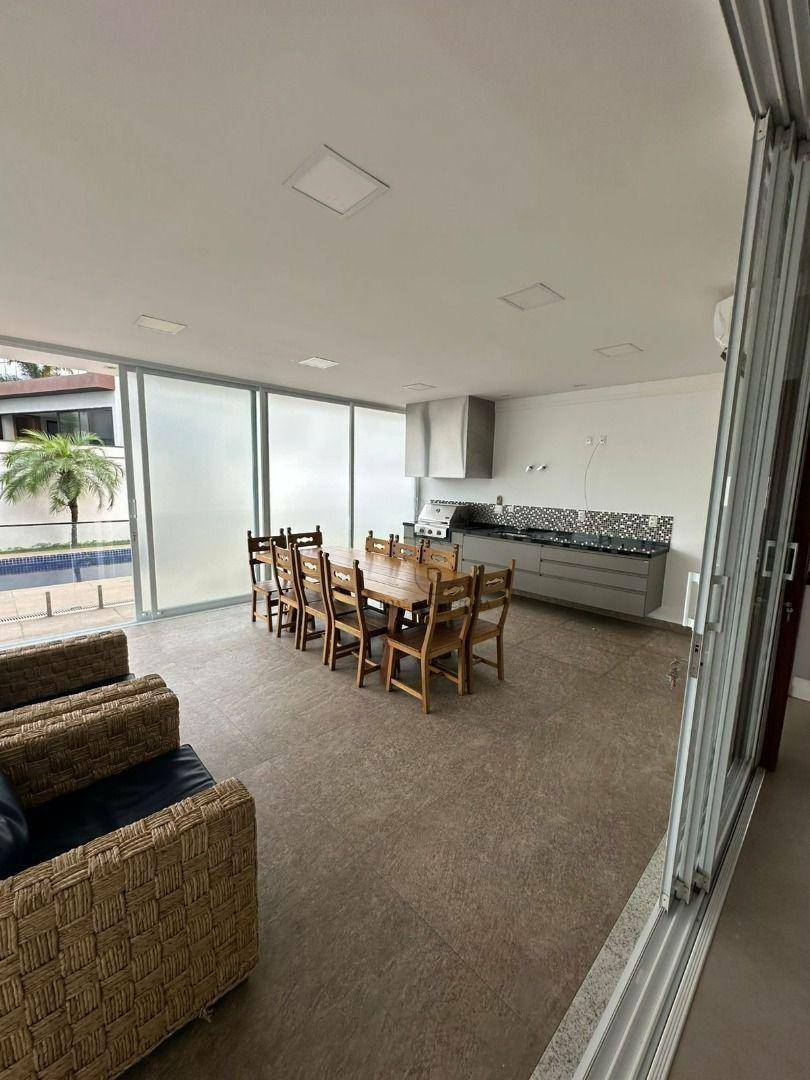 Casa de Condomínio para alugar com 5 quartos, 460m² - Foto 3