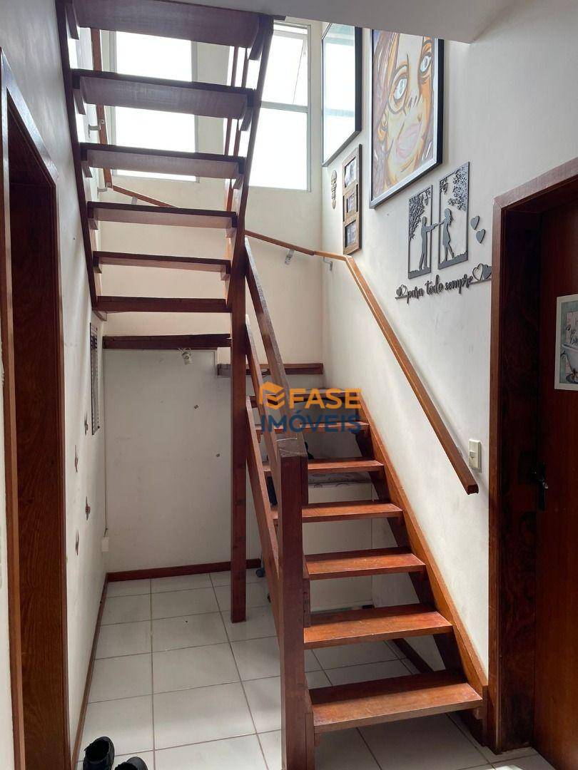 Casa à venda com 3 quartos, 74m² - Foto 6