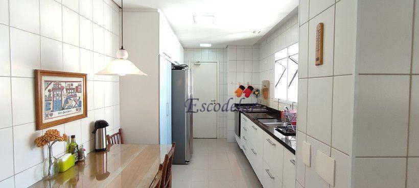 Apartamento à venda com 3 quartos, 151m² - Foto 8