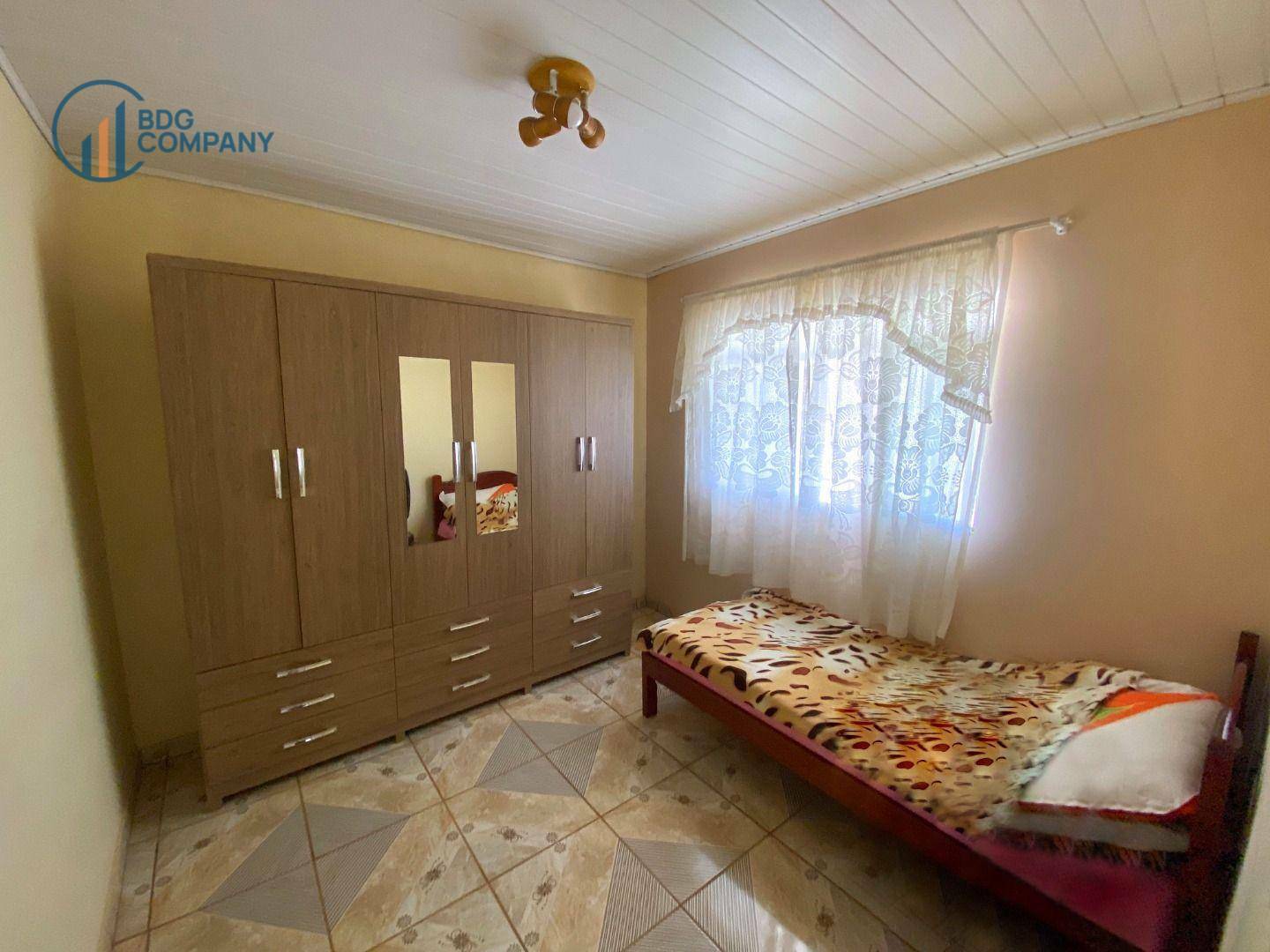 Casa à venda com 2 quartos, 90m² - Foto 4