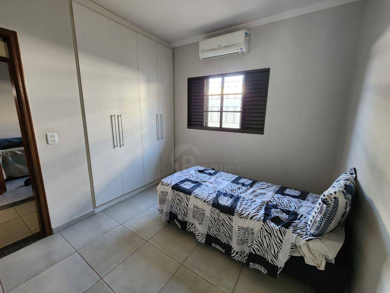 Casa à venda com 3 quartos, 143m² - Foto 9