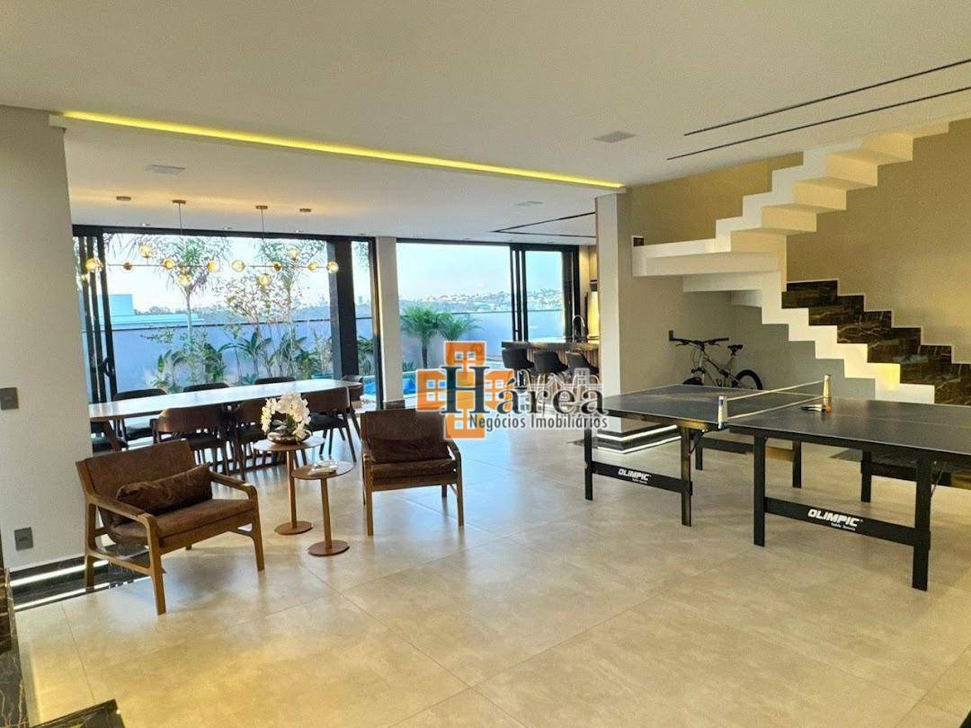 Sobrado à venda e aluguel com 5 quartos, 250m² - Foto 1