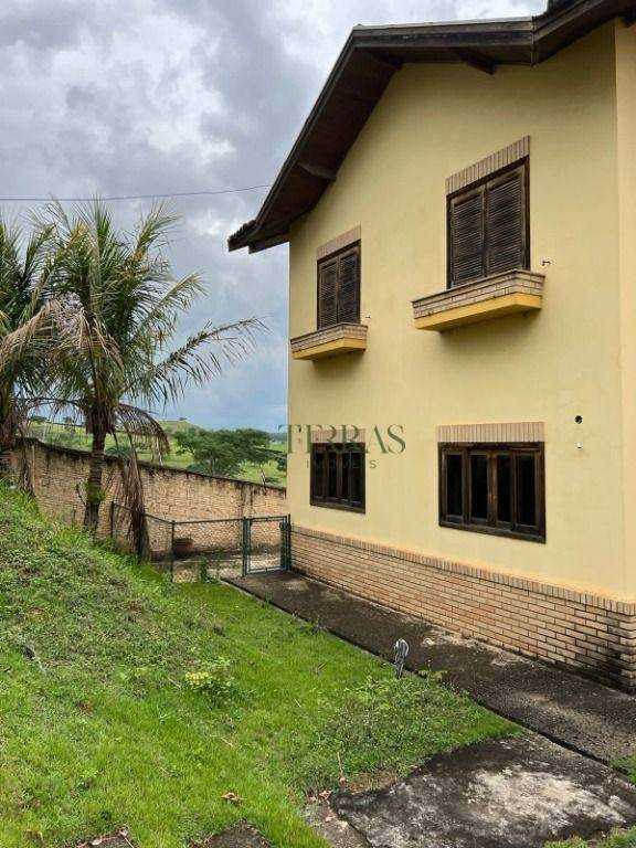 Casa de Condomínio à venda com 4 quartos, 186m² - Foto 2