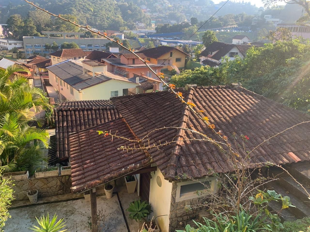 Casa à venda com 2 quartos, 90m² - Foto 1