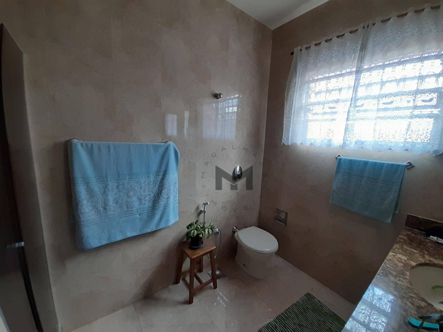 Casa à venda com 3 quartos, 300m² - Foto 25