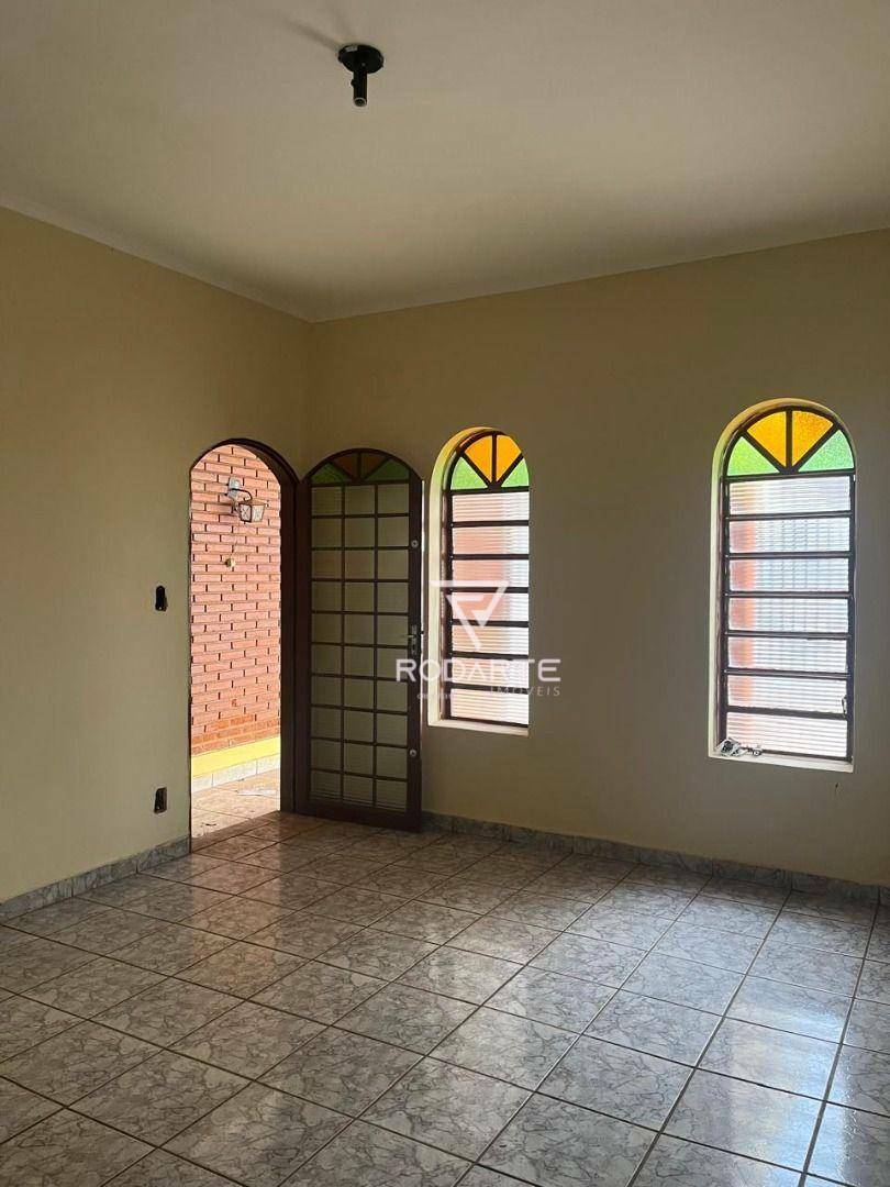 Casa à venda com 2 quartos, 110m² - Foto 2