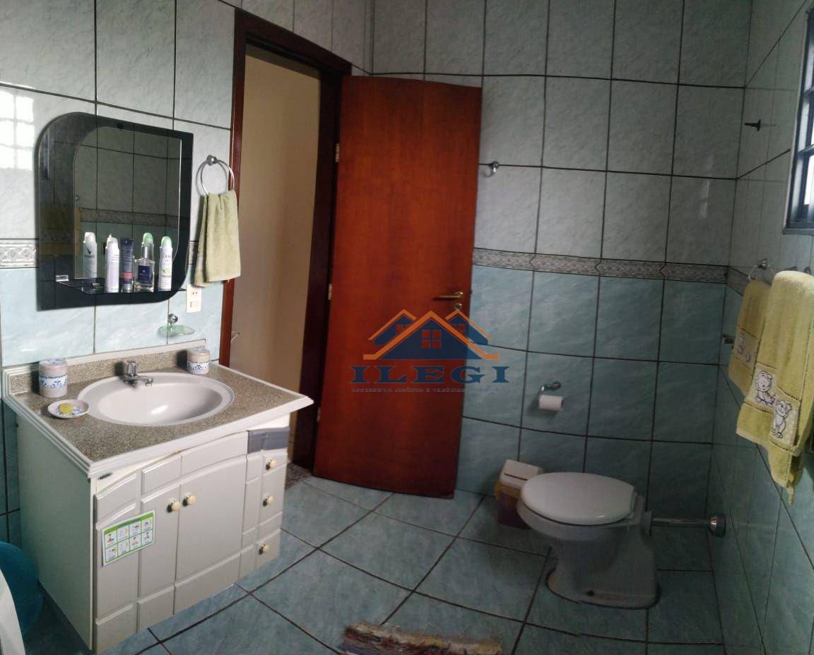 Casa à venda e aluguel com 3 quartos, 200m² - Foto 19