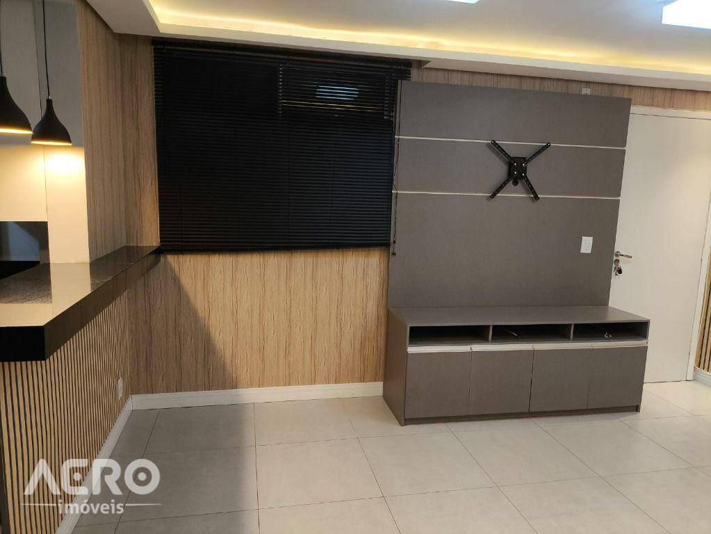Apartamento à venda com 2 quartos, 70m² - Foto 12