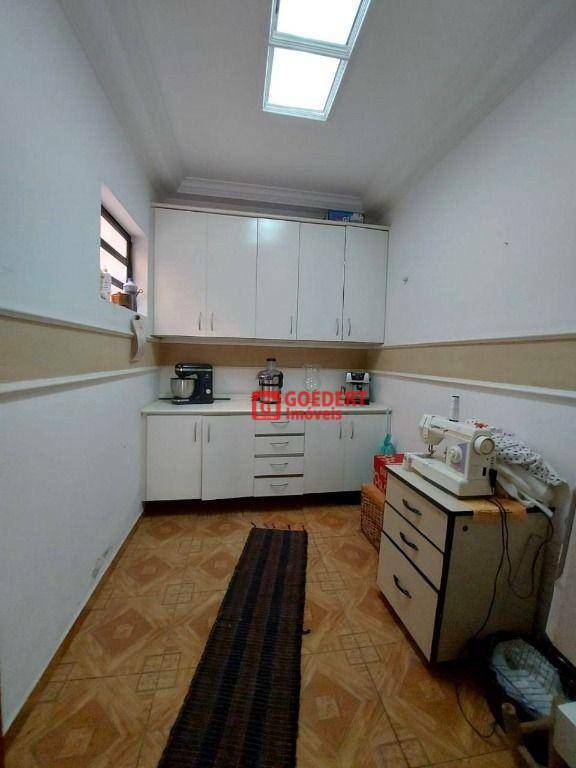 Sobrado à venda com 3 quartos, 264m² - Foto 11