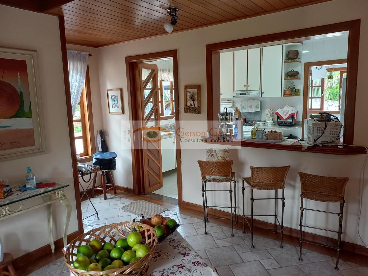 Casa à venda com 3 quartos, 450m² - Foto 2