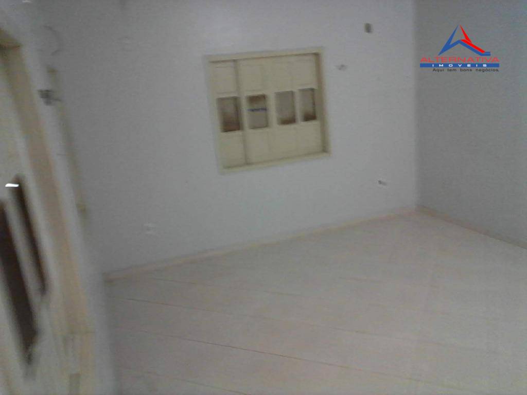 Casa à venda com 4 quartos, 180m² - Foto 11