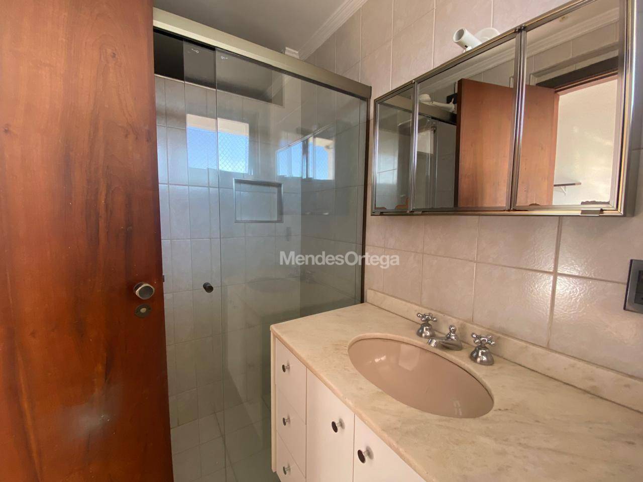 Apartamento para alugar com 3 quartos, 206m² - Foto 33