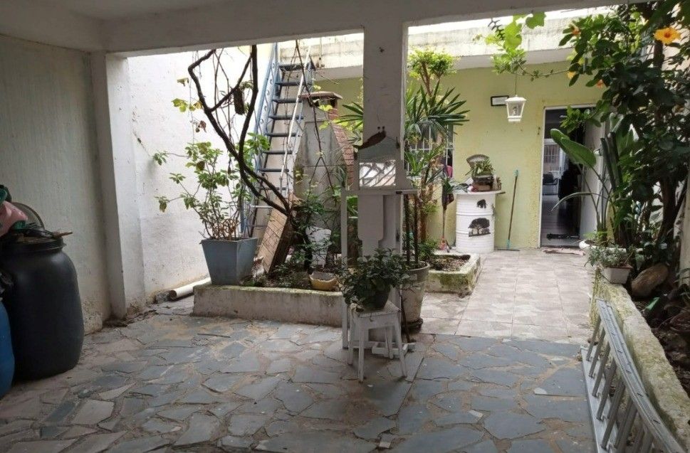 Casa à venda com 2 quartos, 80m² - Foto 4