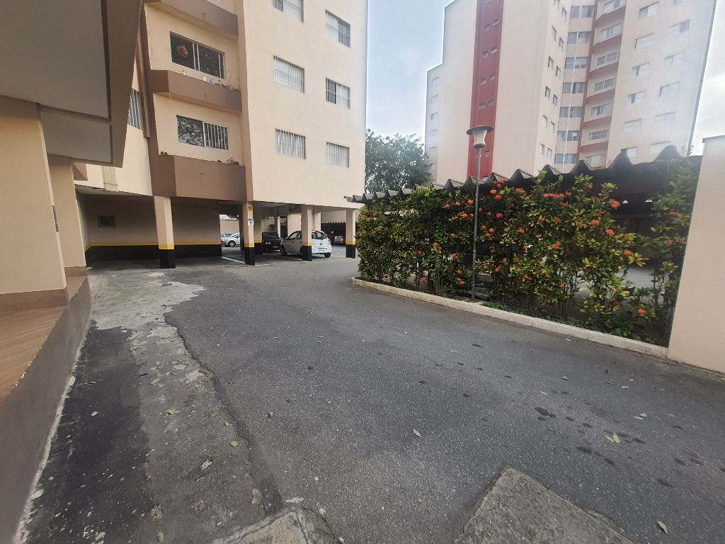 Apartamento à venda com 2 quartos, 64m² - Foto 20