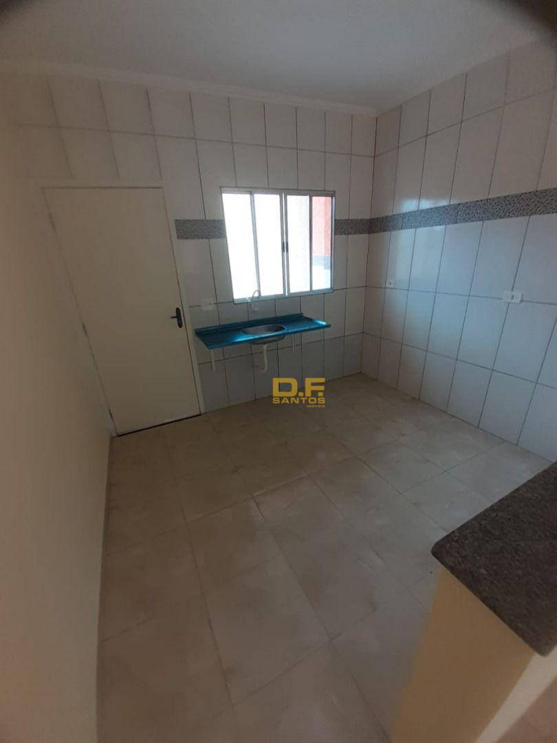 Casa à venda com 2 quartos, 70m² - Foto 2