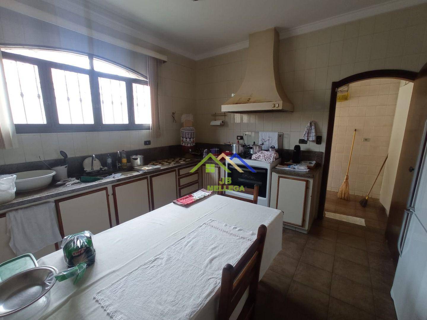 Sobrado à venda com 3 quartos, 298m² - Foto 2