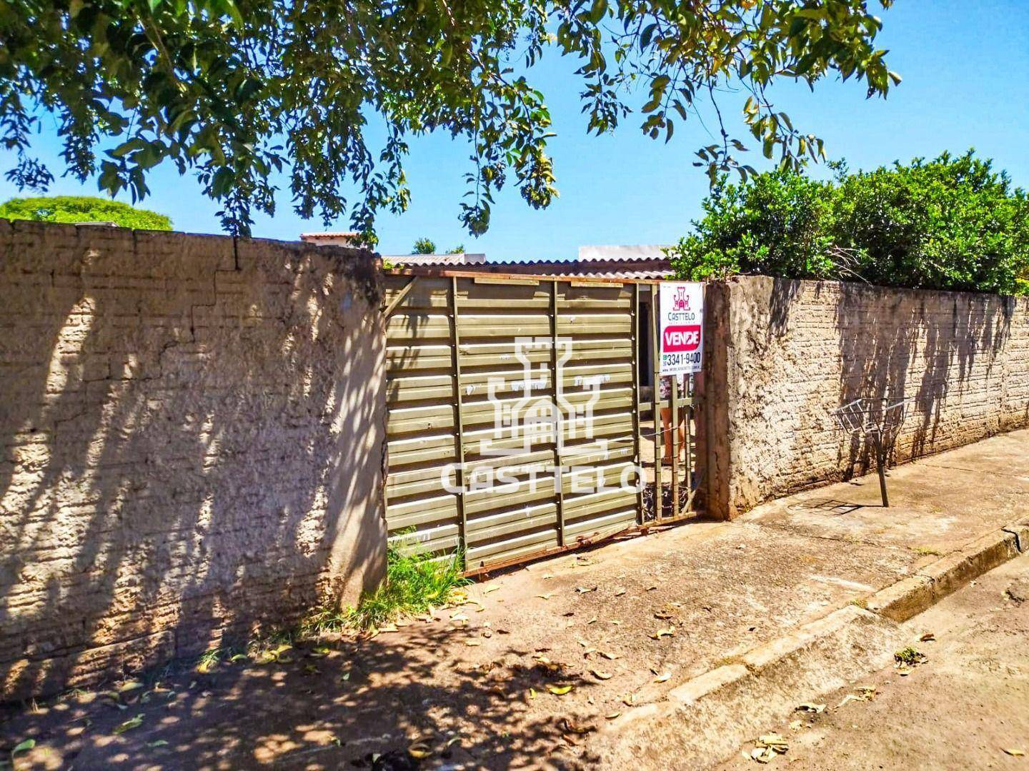 Casa à venda com 8 quartos, 128m² - Foto 1