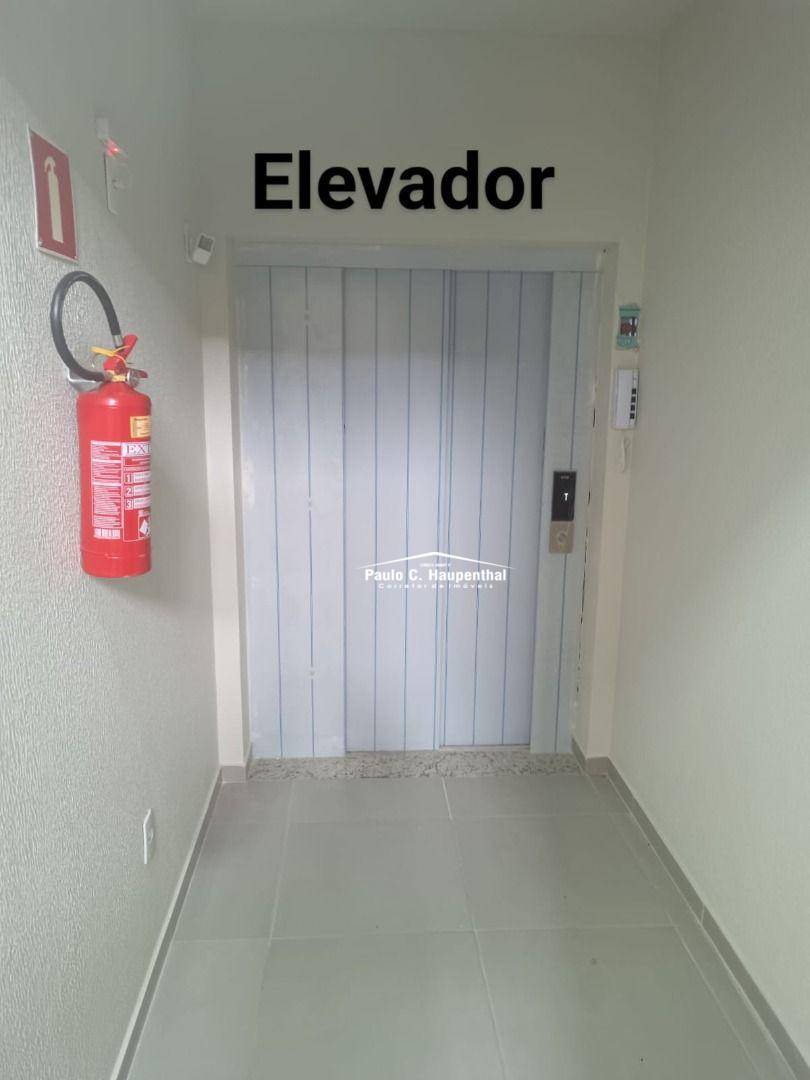 Apartamento à venda com 2 quartos, 44m² - Foto 2