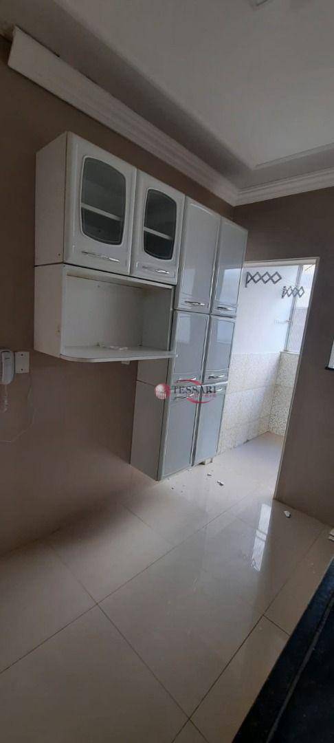 Apartamento para alugar com 3 quartos, 90m² - Foto 12