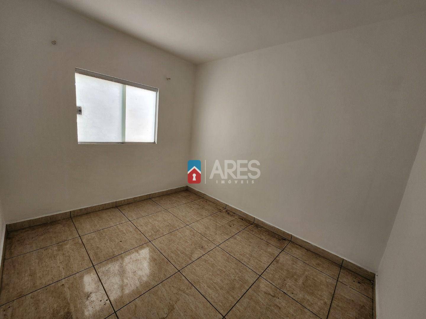 Casa à venda com 3 quartos, 90m² - Foto 4