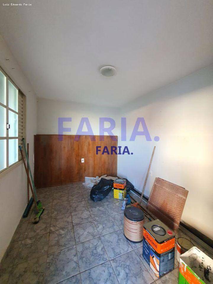 Casa à venda com 5 quartos, 145m² - Foto 15