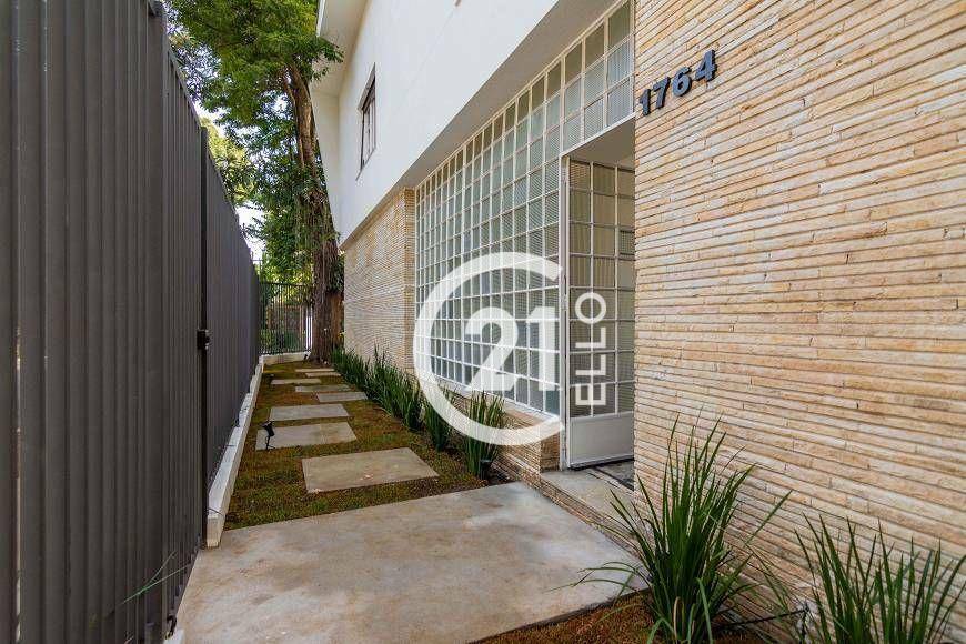 Casa para alugar com 4 quartos, 200m² - Foto 22