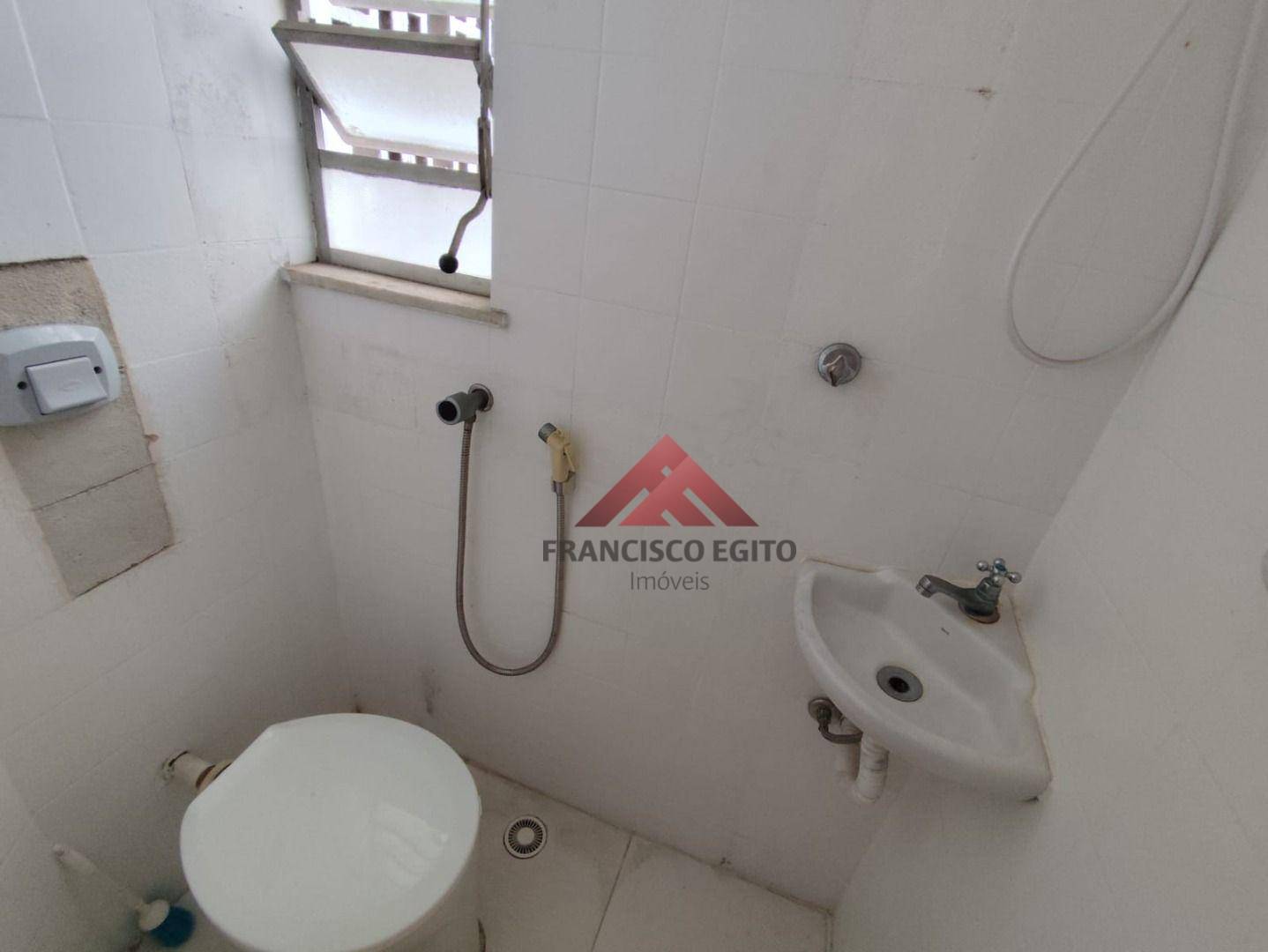 Apartamento para alugar com 2 quartos, 70m² - Foto 12