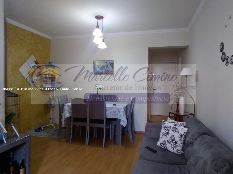 Apartamento à venda com 2 quartos, 60m² - Foto 4