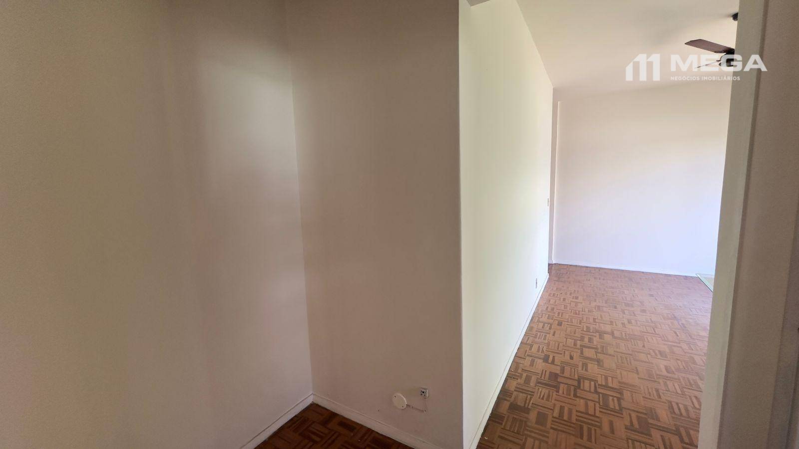 Apartamento à venda com 2 quartos, 70m² - Foto 12