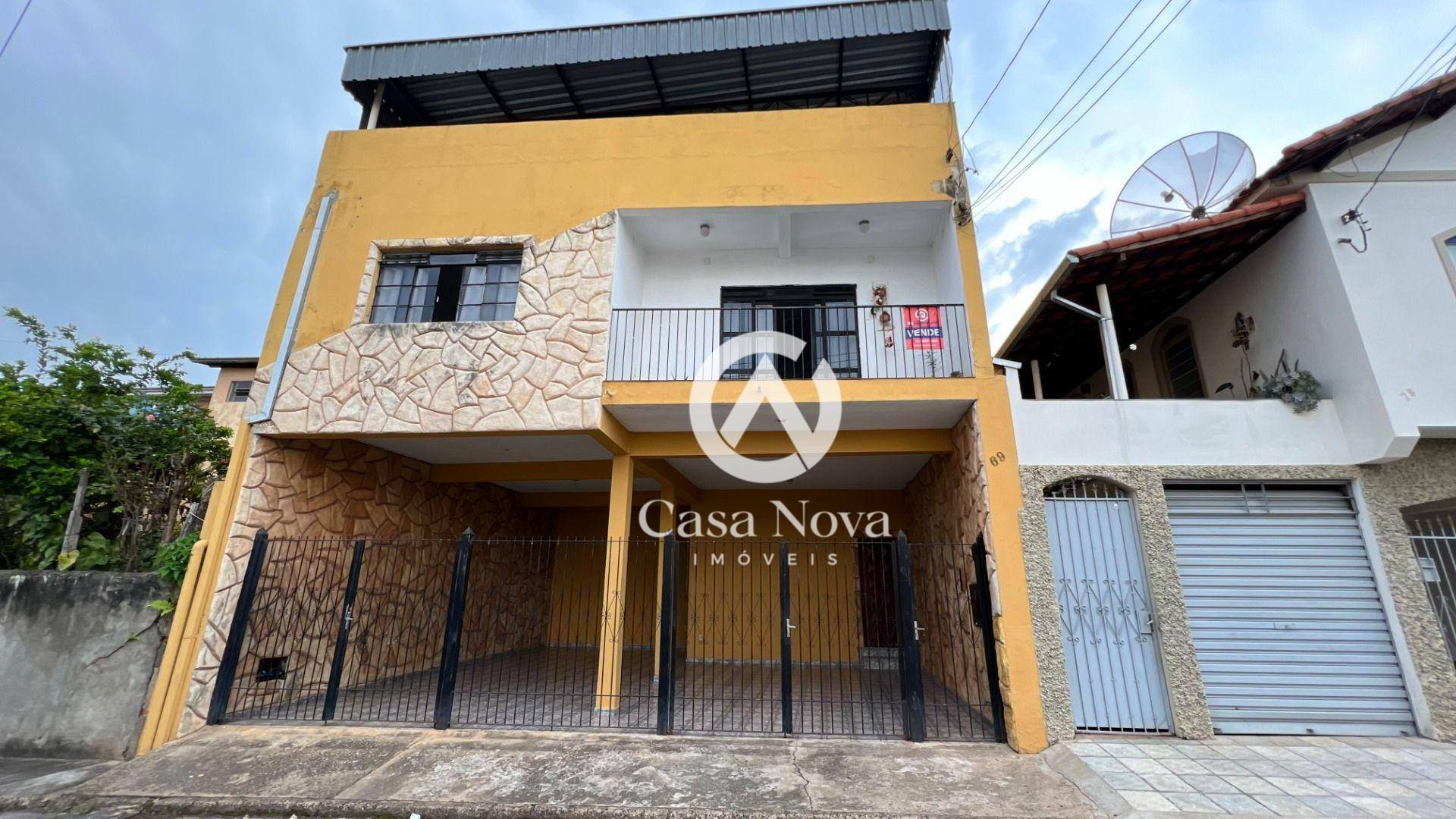 Casa à venda com 3 quartos, 410m² - Foto 1